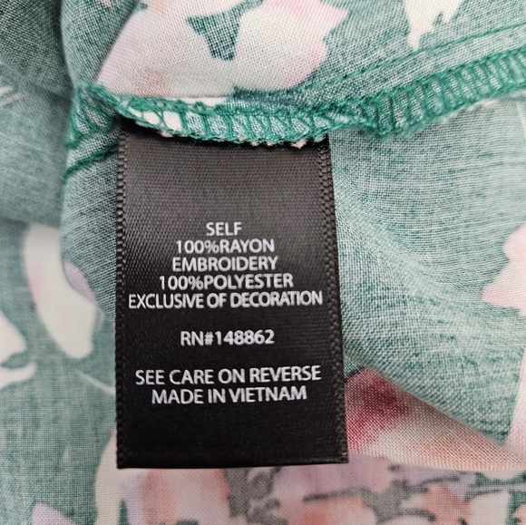 Torrid Green Floral Challis Embroidered Cold Shoulder Top Women's 2X Plus B102 - Picture 7 of 10